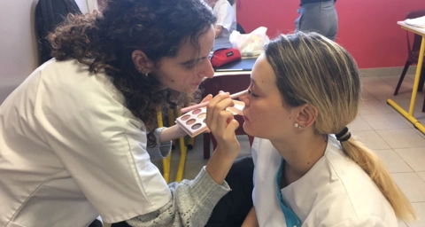 Séance de maquillage